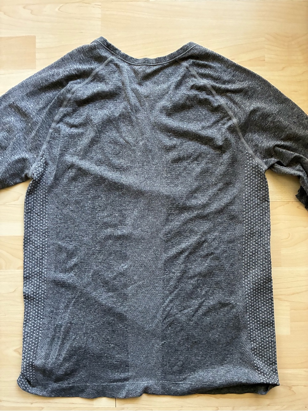 FICS Men's Gray Long Sleeve Crew Neck under scrub  Stretch Shirt Size M - Picture 3 of 4